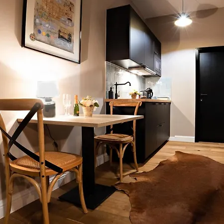 Luxury Suites Ambassador