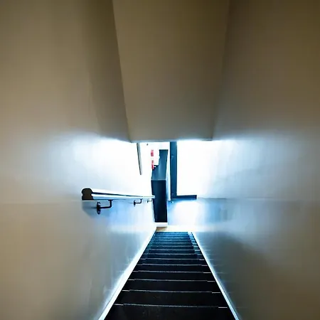 Luxury Suites Ambassador Apartment *